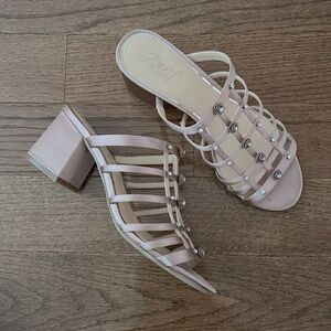 Badgley Mischka jewel blush pink rose detail low heels size 8